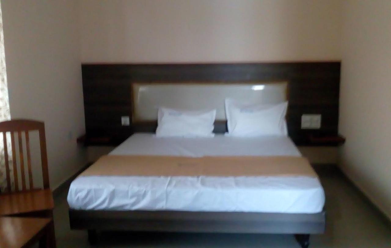 Hotel Meyyappaa Карайкуди Екстериор снимка