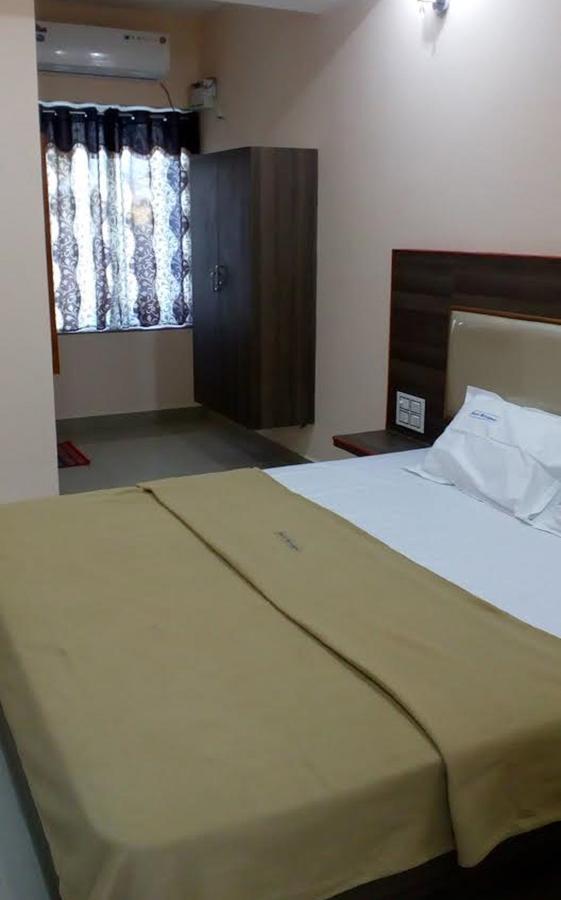 Hotel Meyyappaa Карайкуди Екстериор снимка